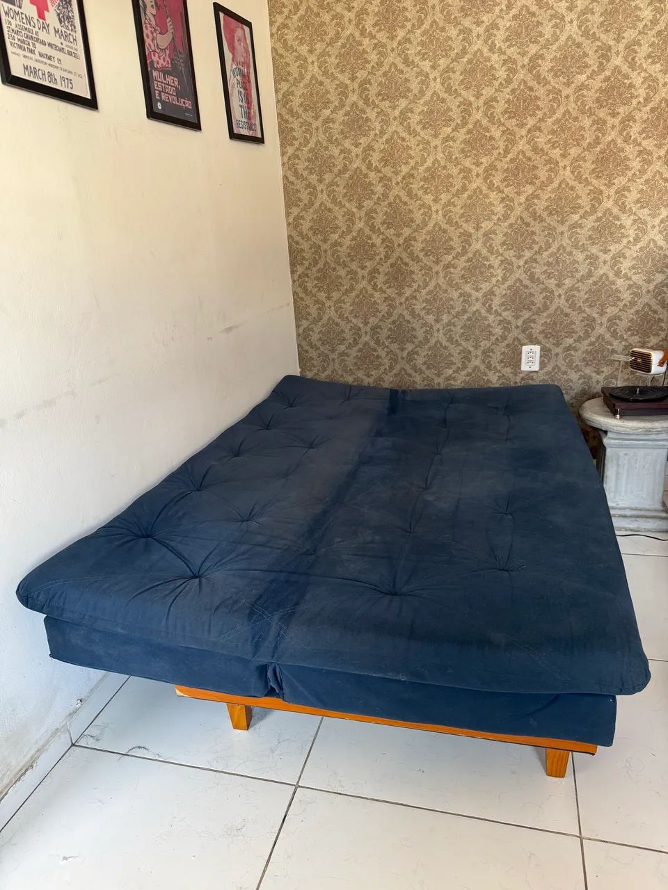 Sofá-Cama Futon 3 Lugares em Madeira - Foto 4