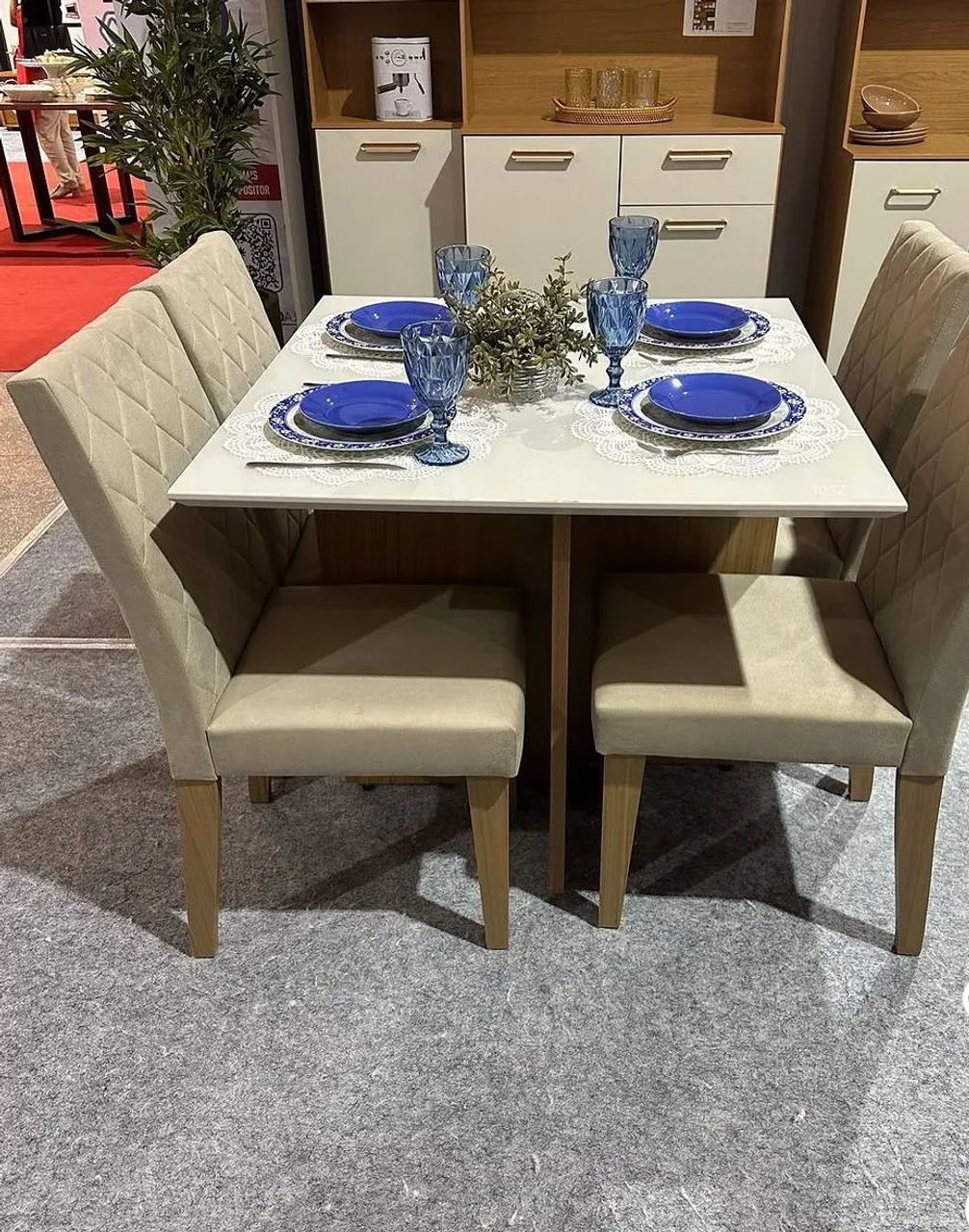 Mesa de jantar com 4 lugares oferta 