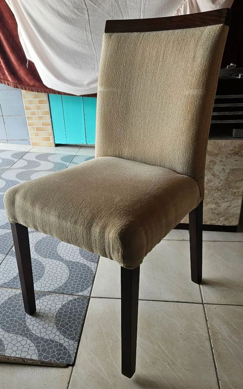 Mesa com base em mármore e tampo de vidro c/seis cadeiras!  - Foto 2