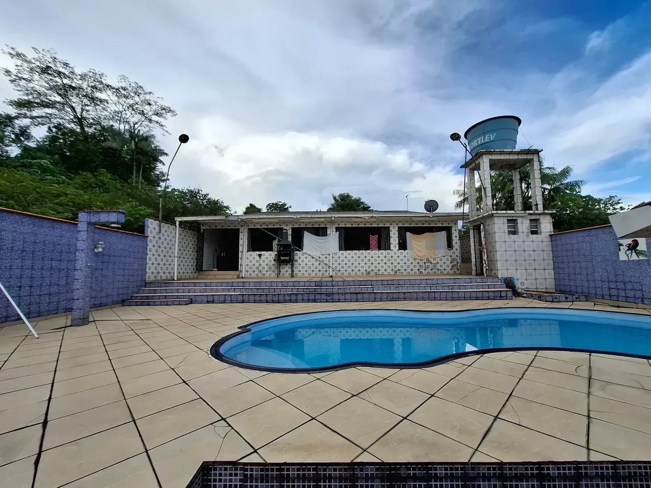 Casa Térrea com Piscina em Terreno de 600m² no Tarumã - Foto 2