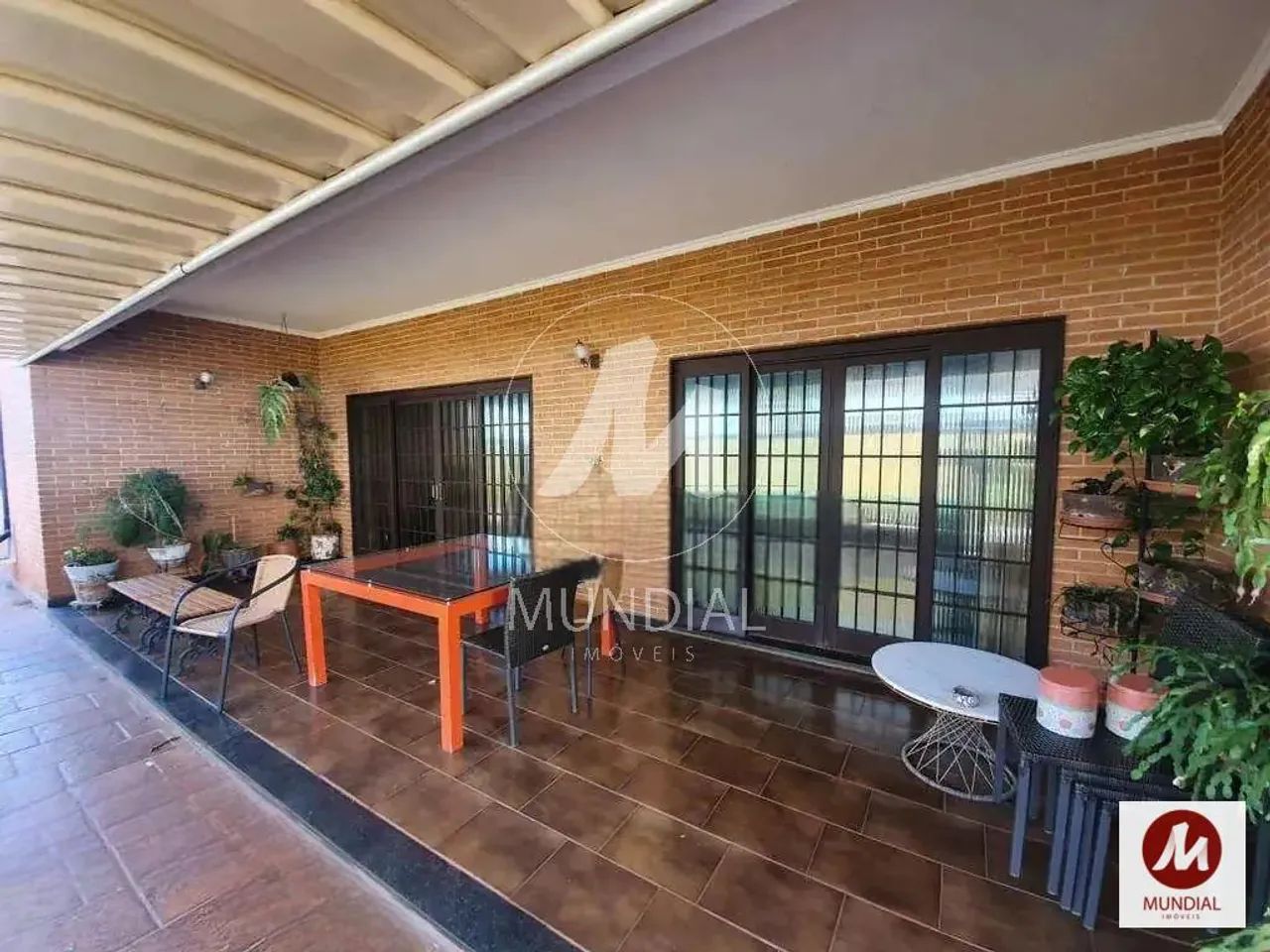 Casa (térrea na rua) 4 dormitórios/suite