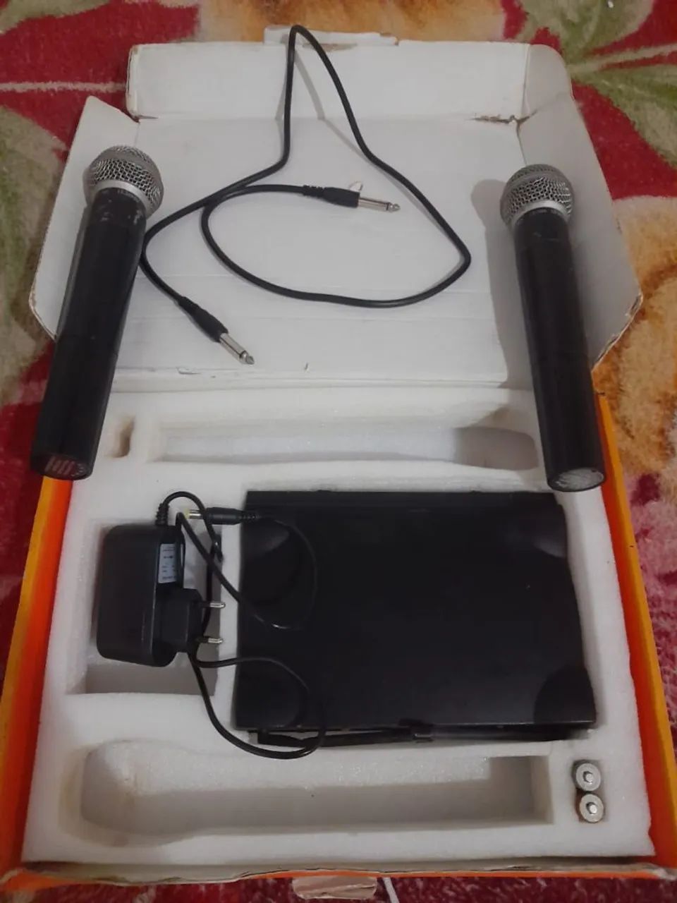 Kit Karaokê Som + 2 Microfones sem fio - Foto 3