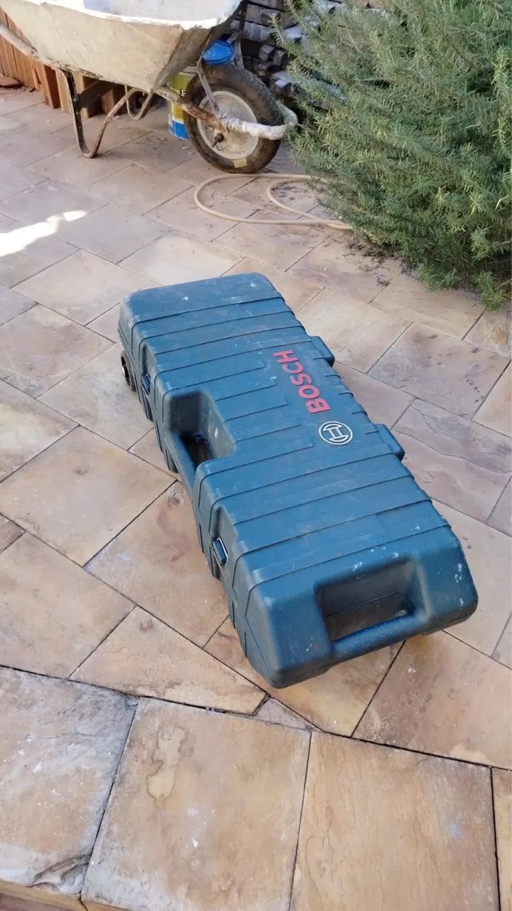 Martelete demolidor Bosch 16 kilos valor R$:6.000,00 - Foto 2