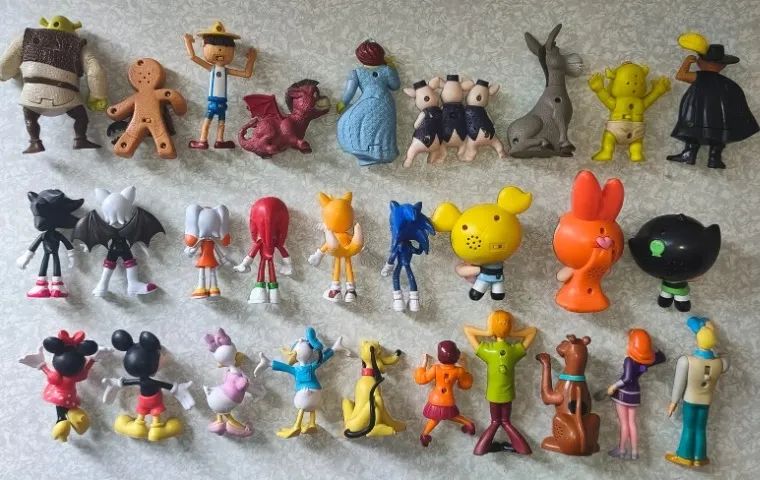Lote 28 Miniaturas - Sonic,Scooby Doo, Disney e Meninas Super Poderosas,Shrek - Foto 2
