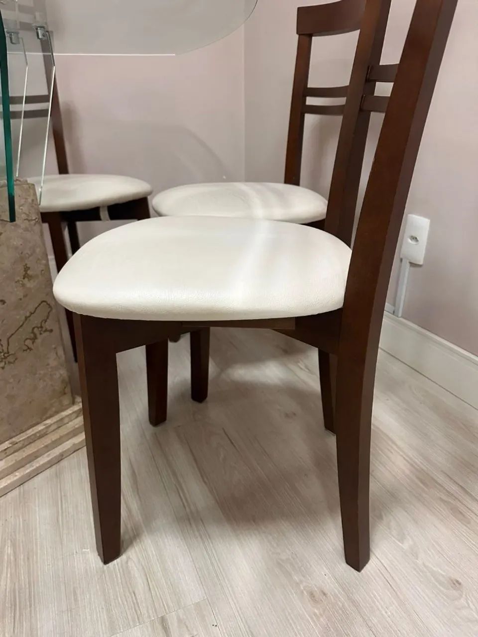   Mesa com tampo de vidro com 6 cadeiras - Foto 3