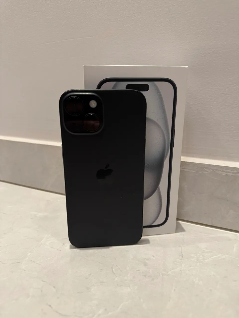 iPhone 15 - Preto / 256 GB - Foto 2