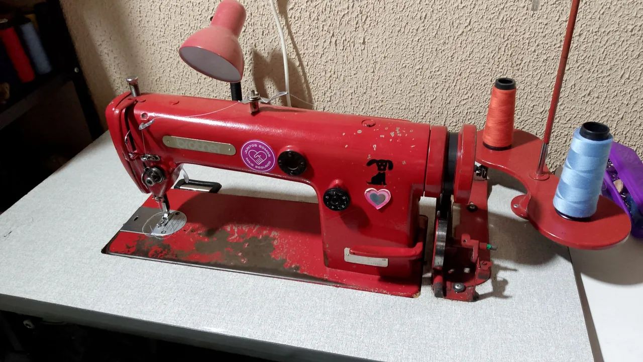 Máquina de costura Reta 