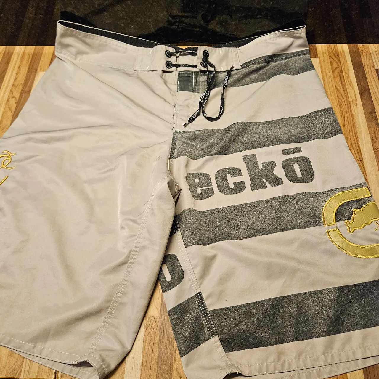 Bermuda Original ECKO UNLTD  tam 48