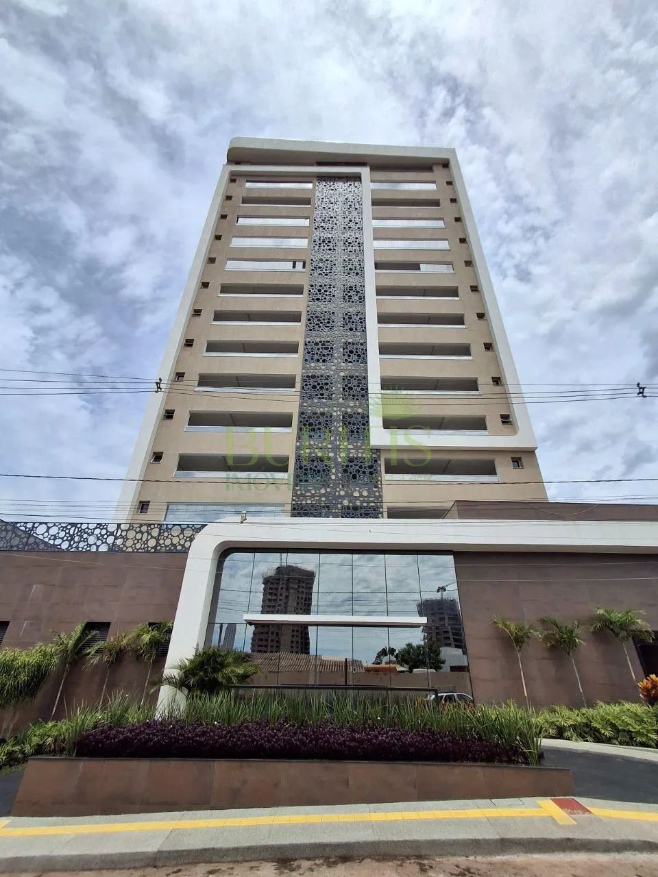 Apartamento para locação com 3 suítes no Edifício Bellagio de Rio Verde/GO