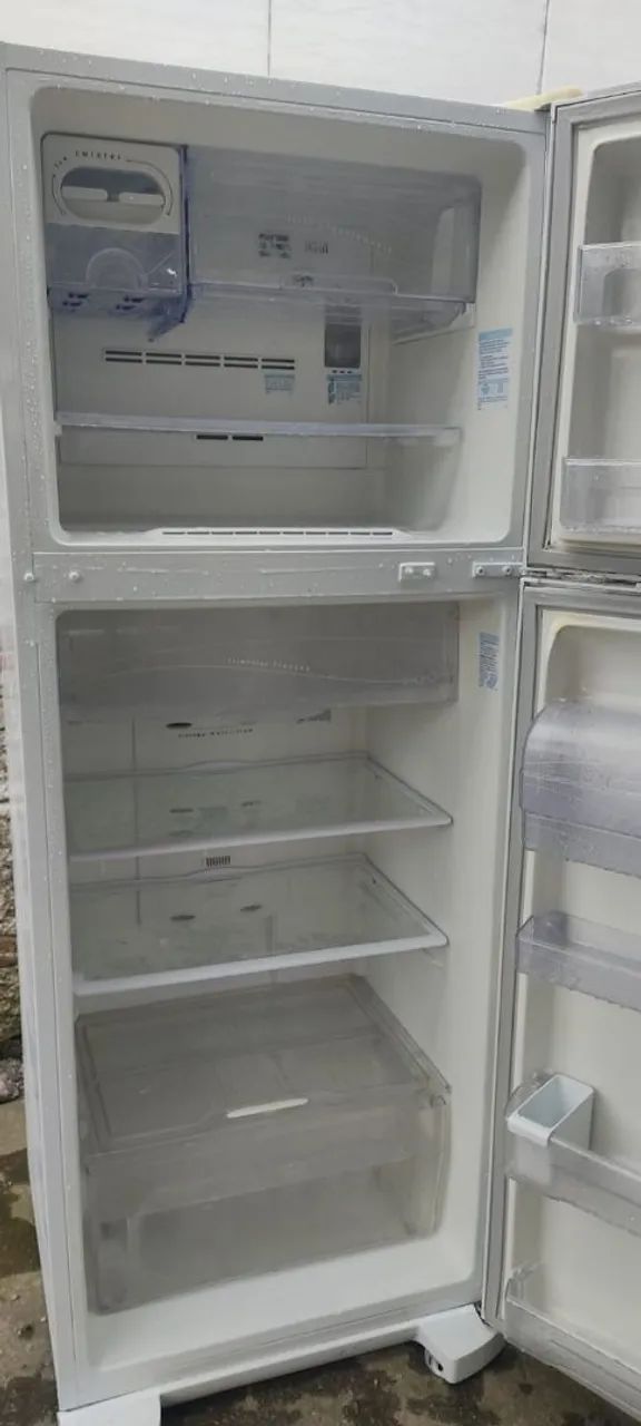 Geladeira Eletrolux Frost Free  - Foto 4