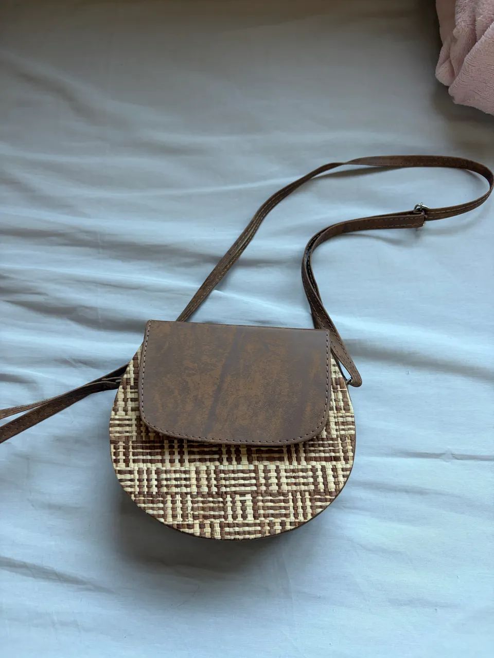 Bolsa bege redonda 