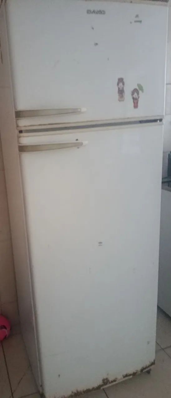 Geladeira Usada mais toda boa 
