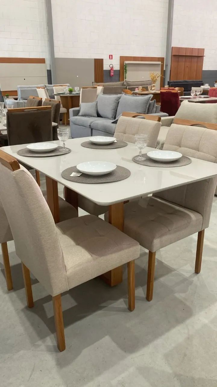 MESA DE JANTAR 1,35 COM 4 CADEIRAS 