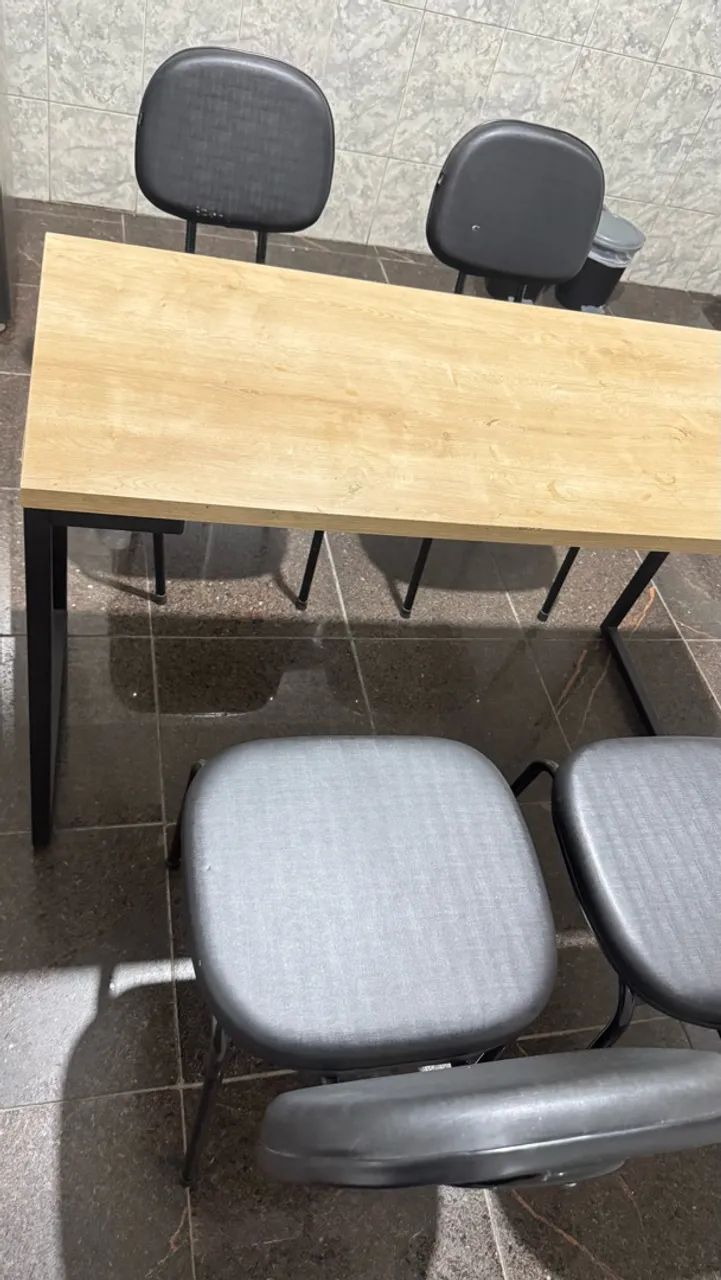 Mesa e cadeiras  - Foto 4