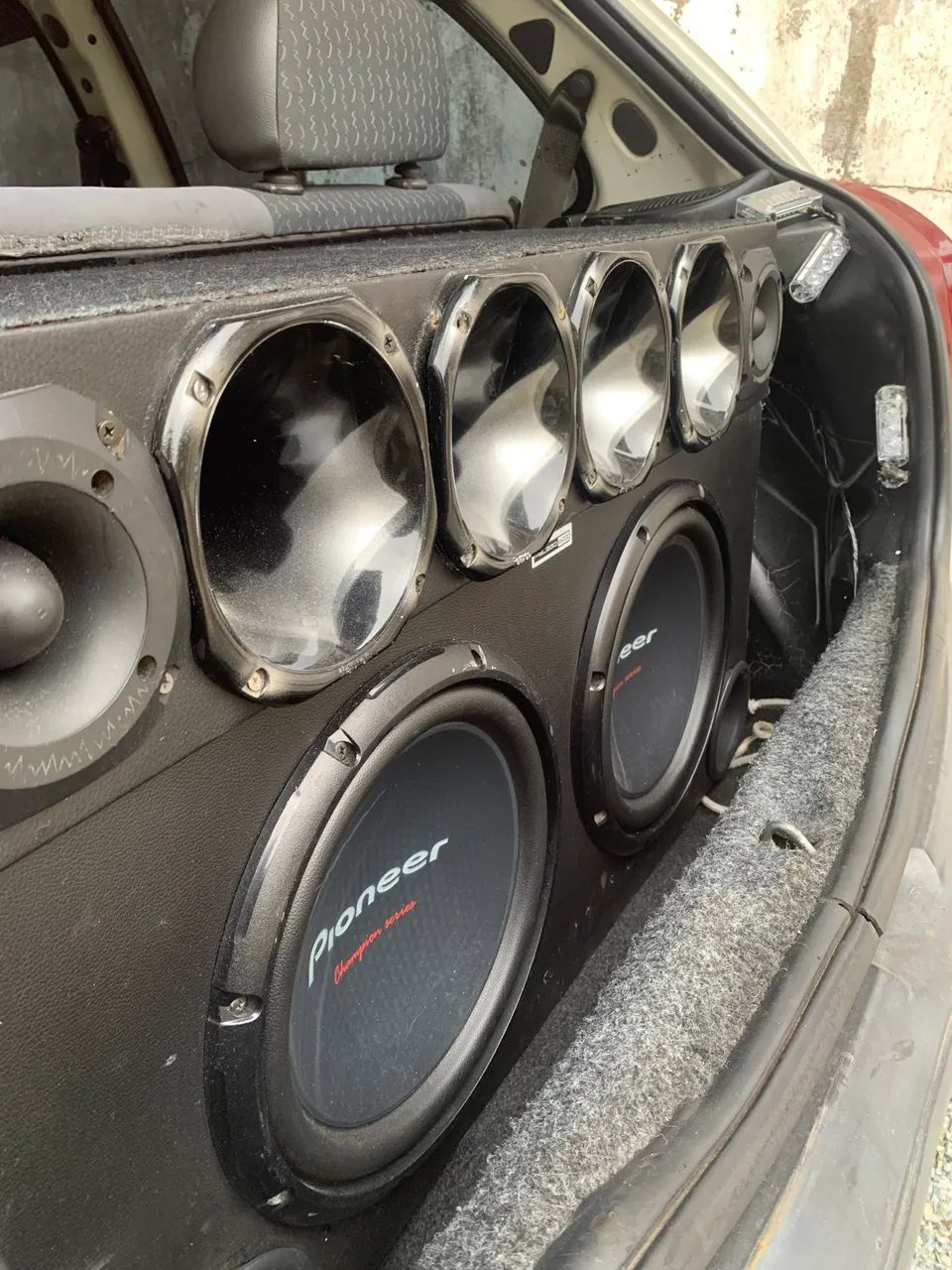 Som automotivo pionner