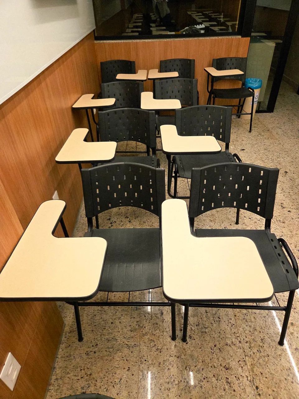 Cadeiras escolares com braço, usadas em ótimo estado  - Foto 3
