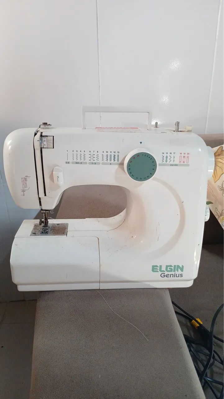 Máquina de Costura Elgin - Foto 2