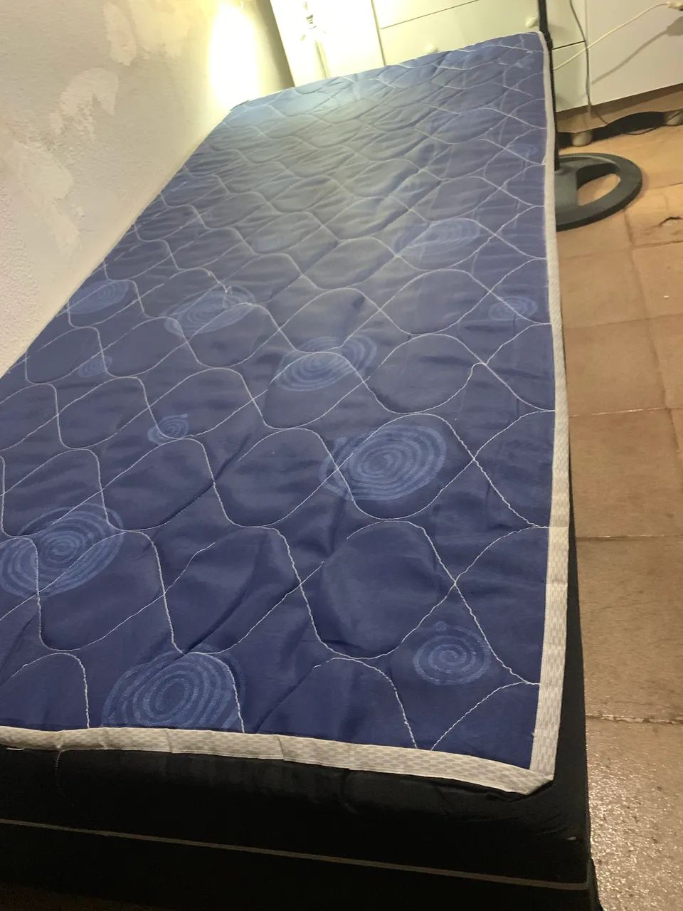 Vendo cama de solteiro 64985859931778120