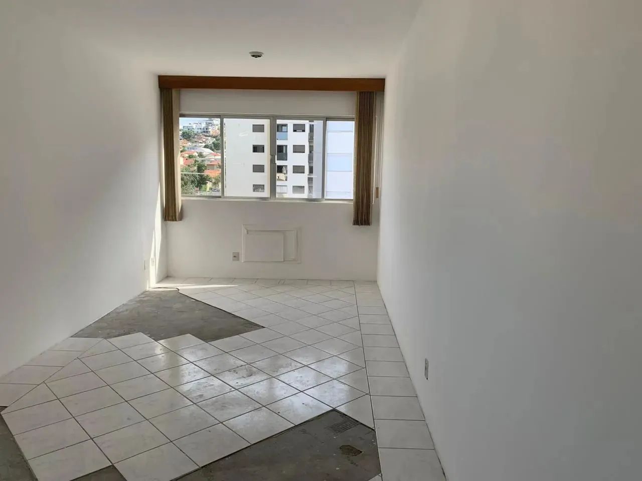 ÓTIMA SALA COMERCIAL NA LAURO LINHARES - Foto 5