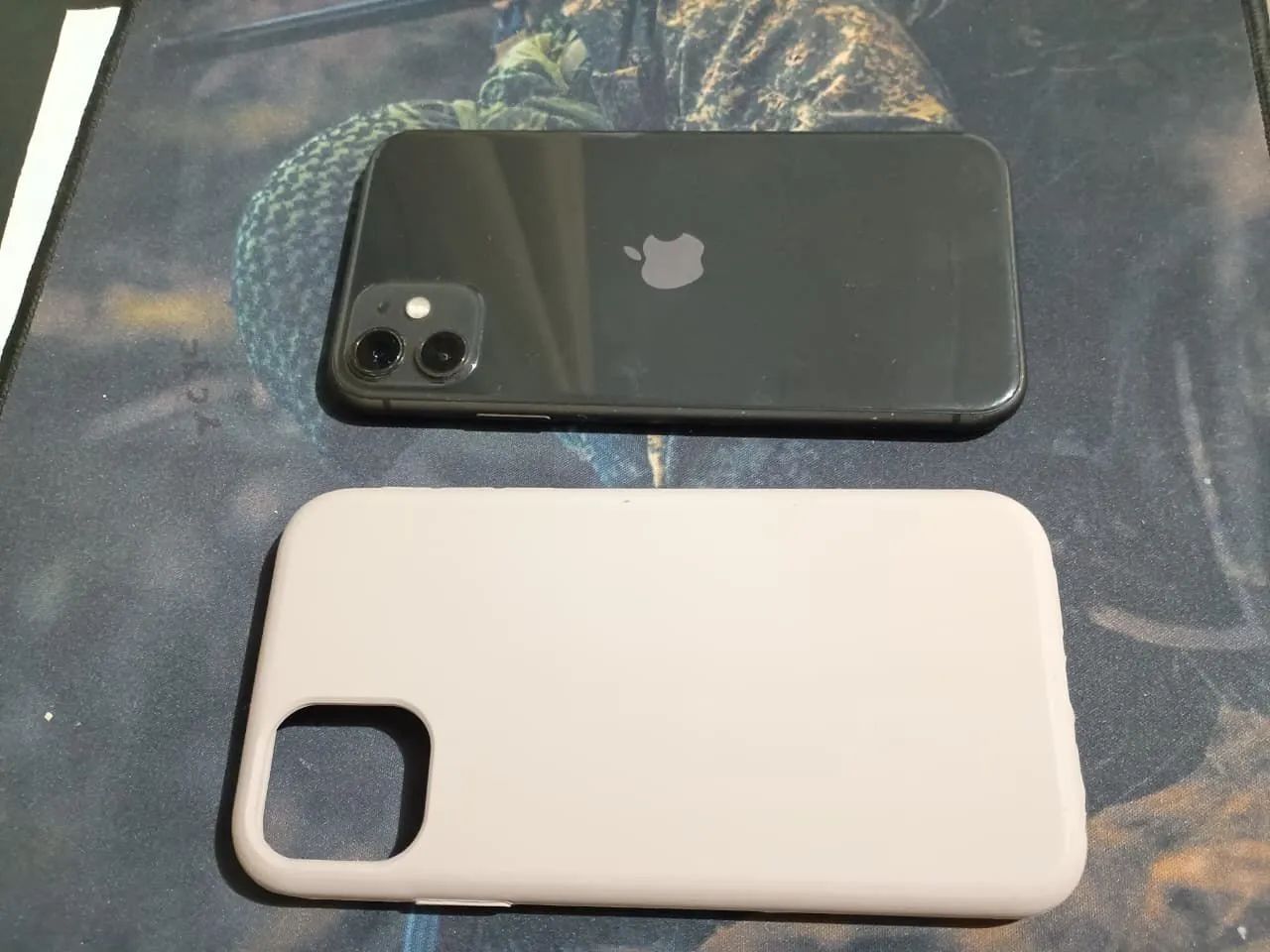 iPhone 11 64gb em perfeito estado celular nunca aberto - Celulares