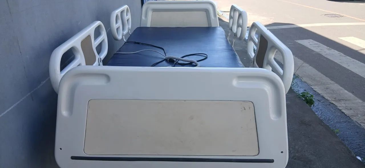 Cama hospitalar eletrica completa com controle - Foto 3