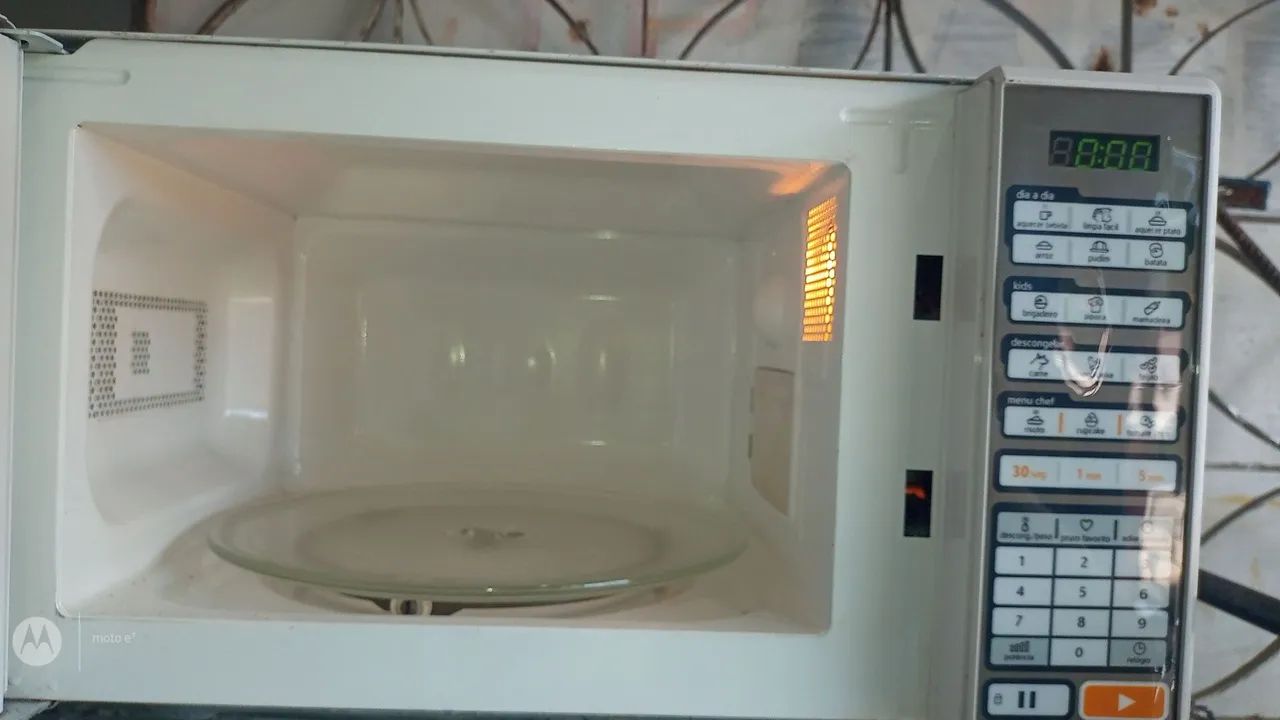 Micro-ondas Midea de 20 litros  - Foto 2