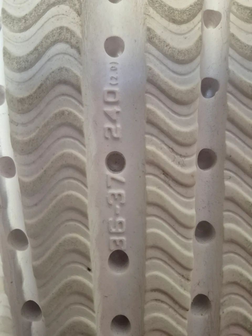 Chinelo nuvem de caveira!!? - Foto 5