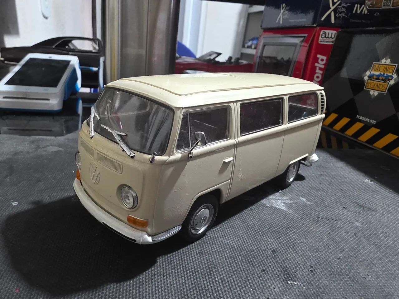 Miniatura 1.24 Volkswagen type 2 bus welly