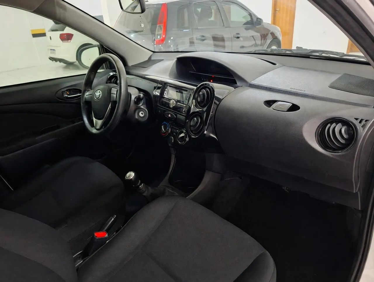 Toyota Etios X 1.3 Flex 16V 5P Mec. 2017 - Foto 4