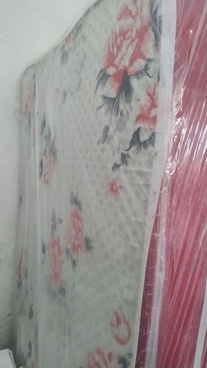 Cama de solteiro seminova 