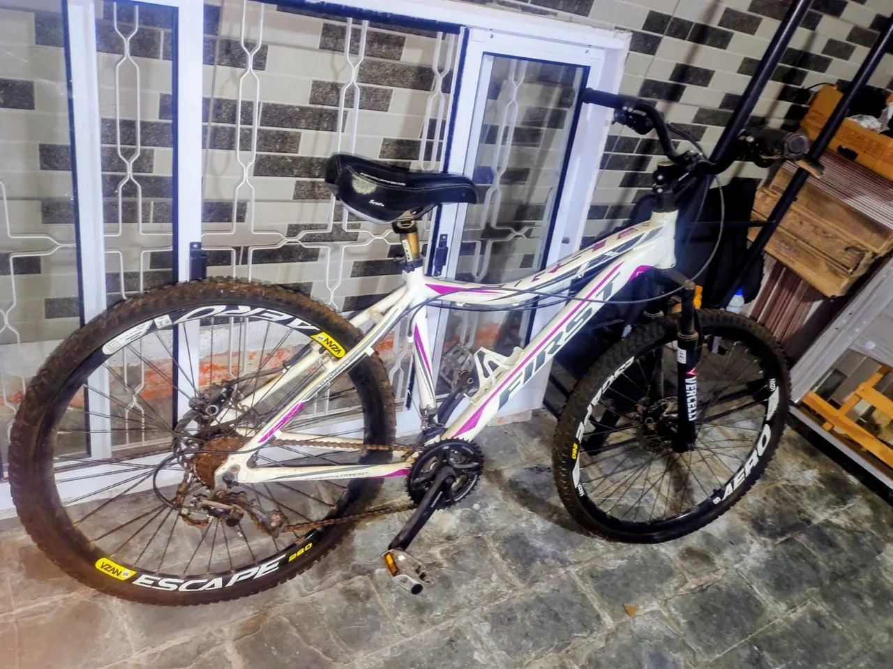 Bicicleta first feminina - aro 26 
