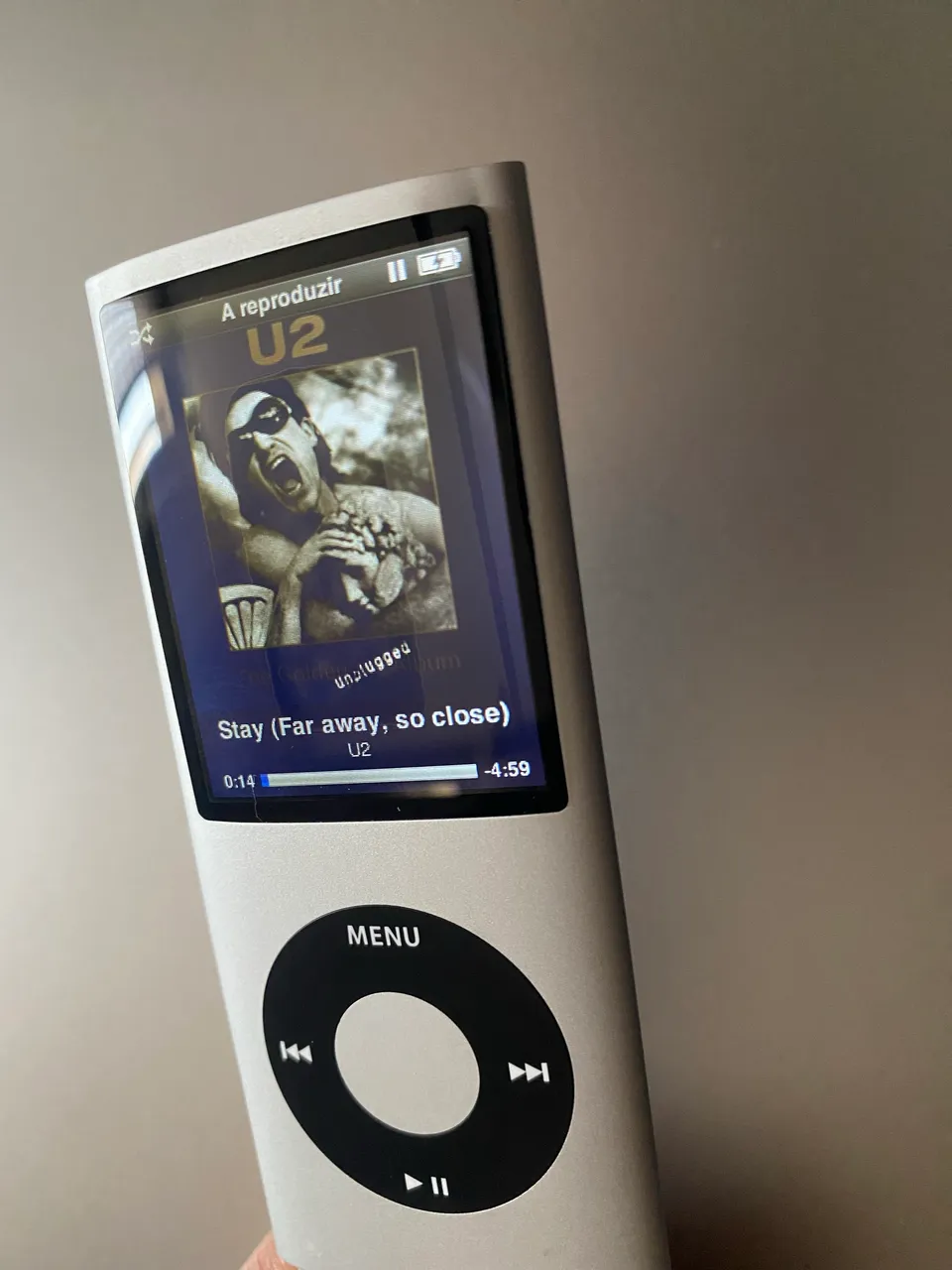 ipod Classic 7th 120GB (RockBox instalado) - Fones de Ouvido