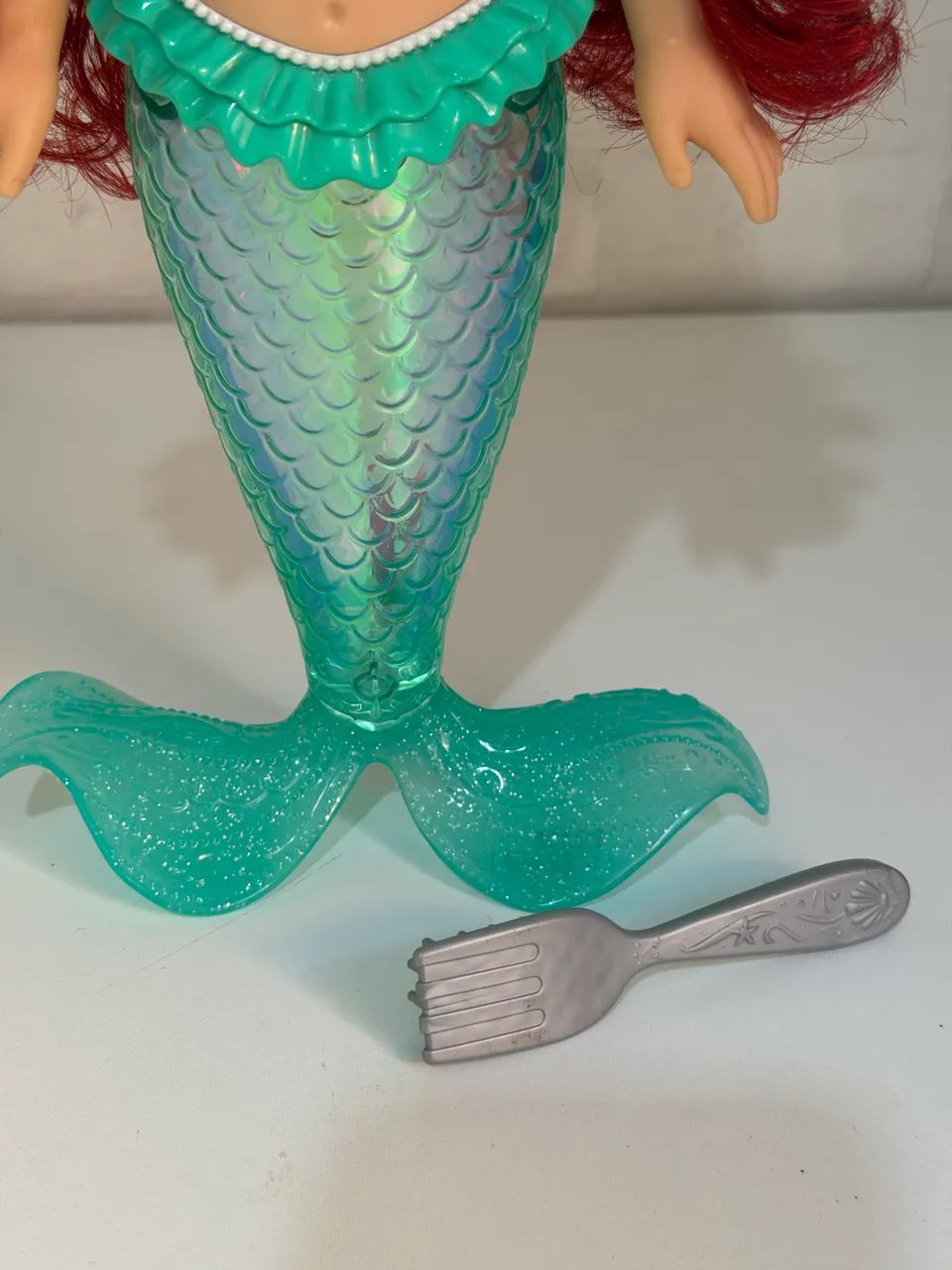 Boneca Disney Princess Ariel Sing e Sparkle - Foto 5