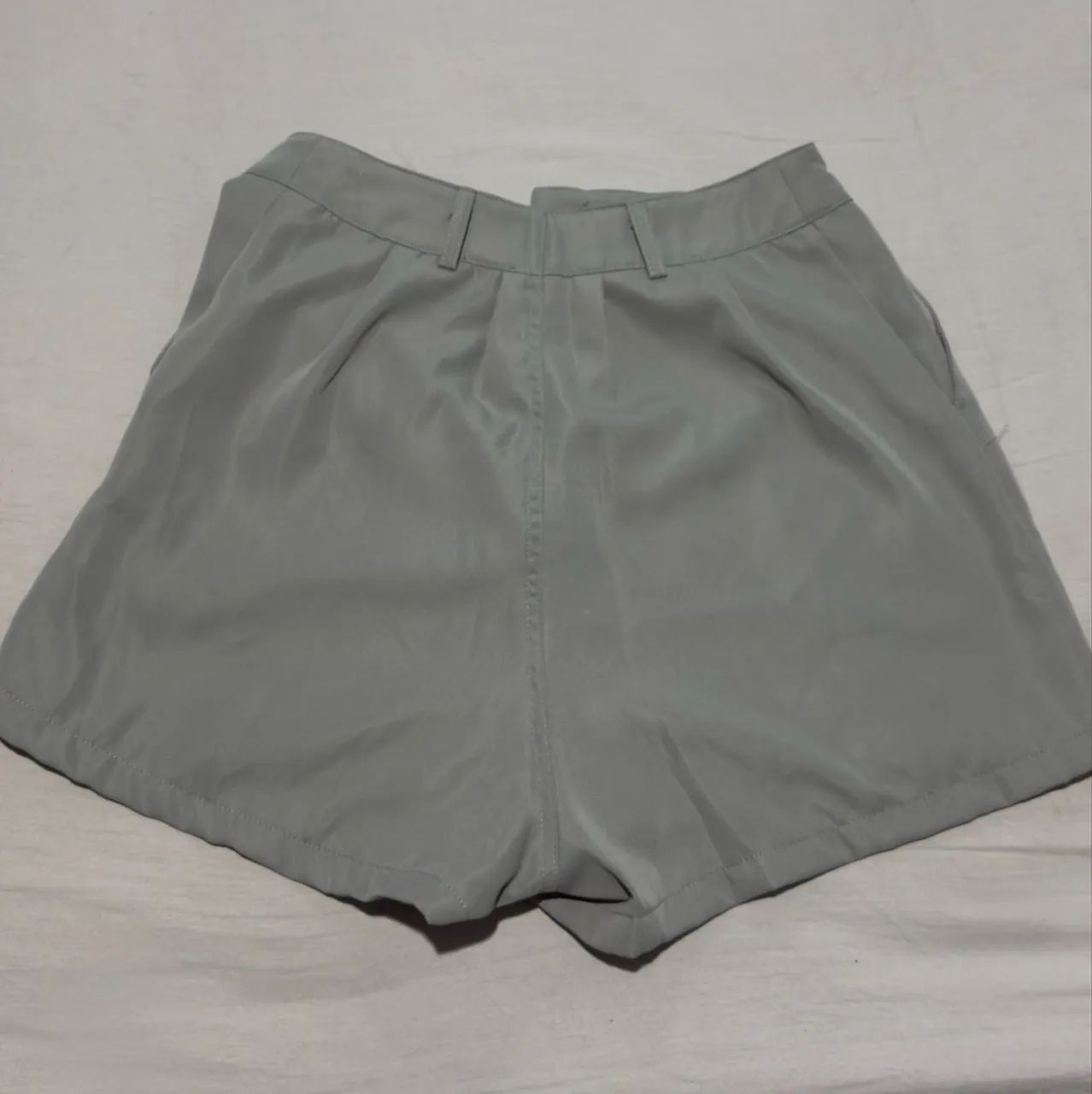 short de alfaiataria cinza - Foto 2