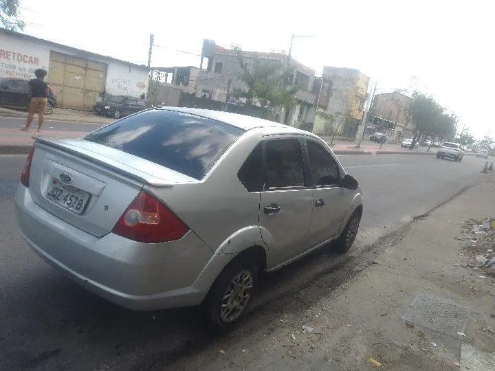 Ford Fiesta Fiesta Sed. Personnalité 1.0 8V 4p 2005