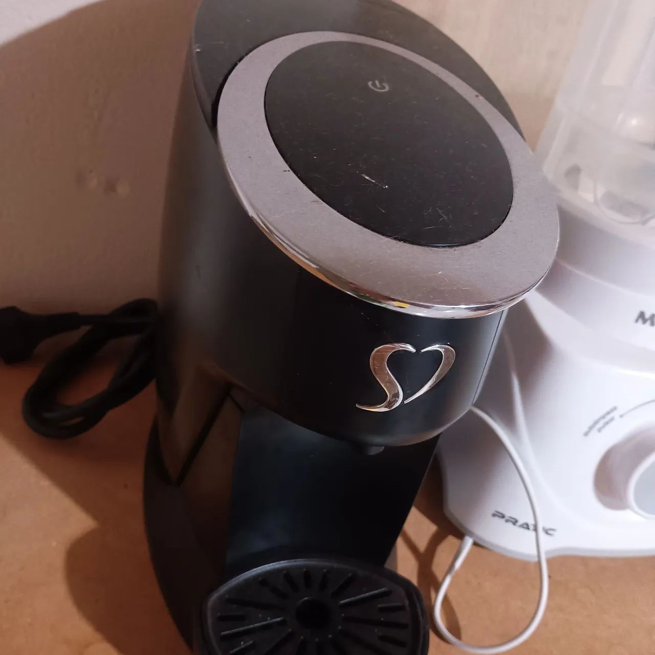 Cafeteira 3 corações touch preta - Foto 2