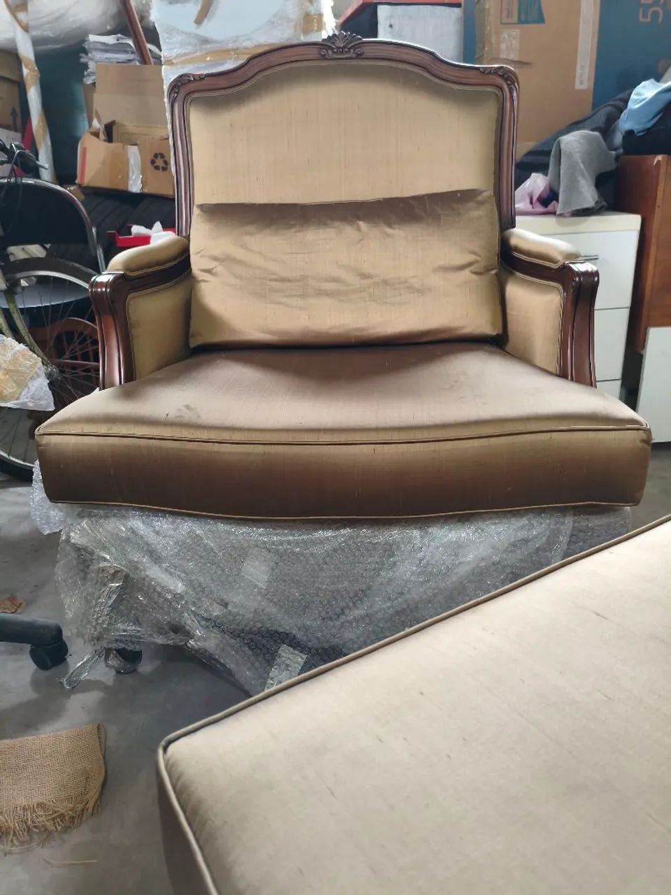 Conjunto 2 poltronas e um Puff provençal  - Foto 4
