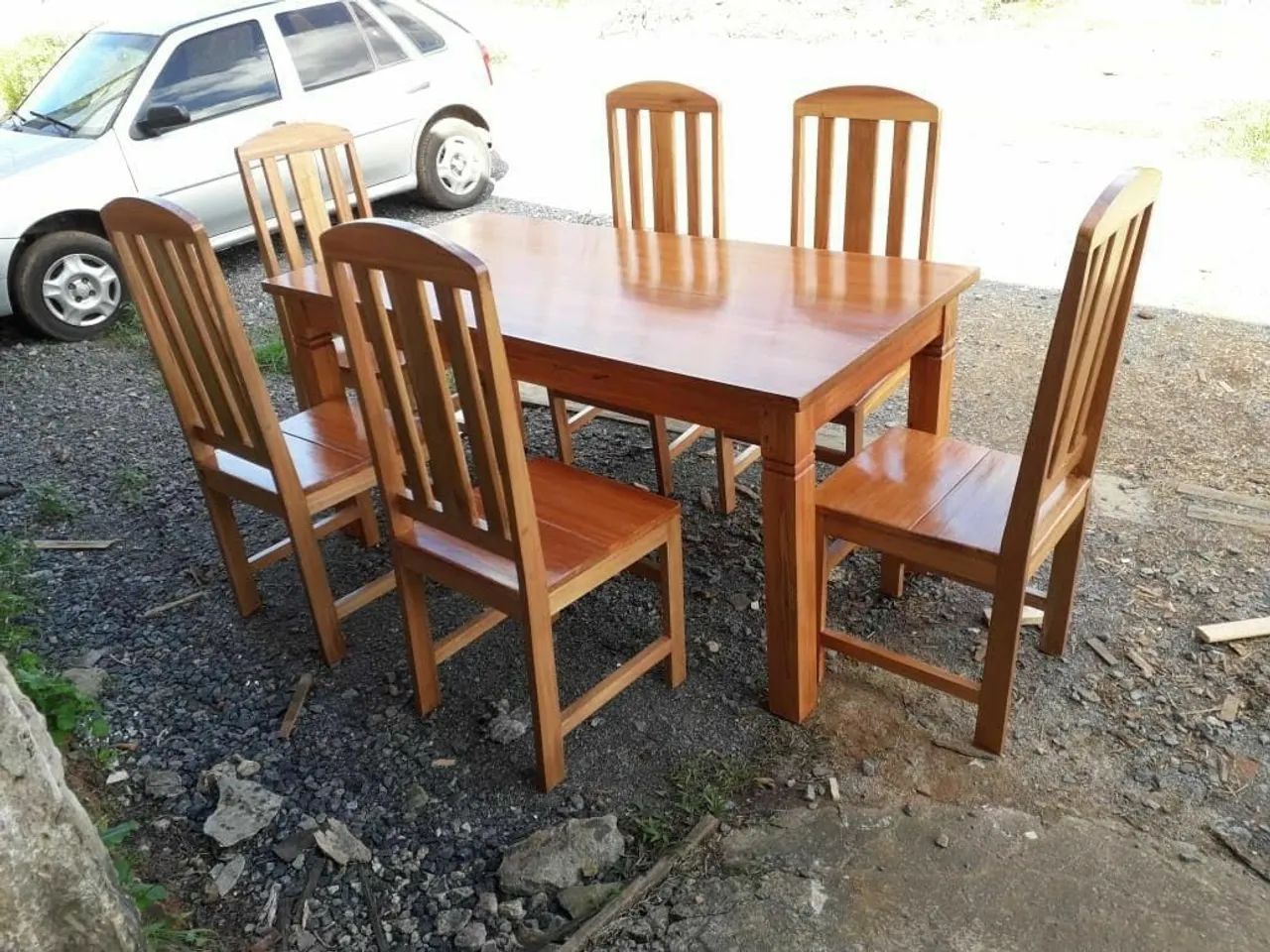 Mesa grande com pé X + 2 bancos de madeira maciça - Foto 5