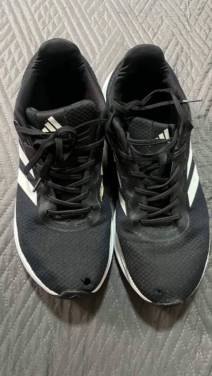 tênis Adidas