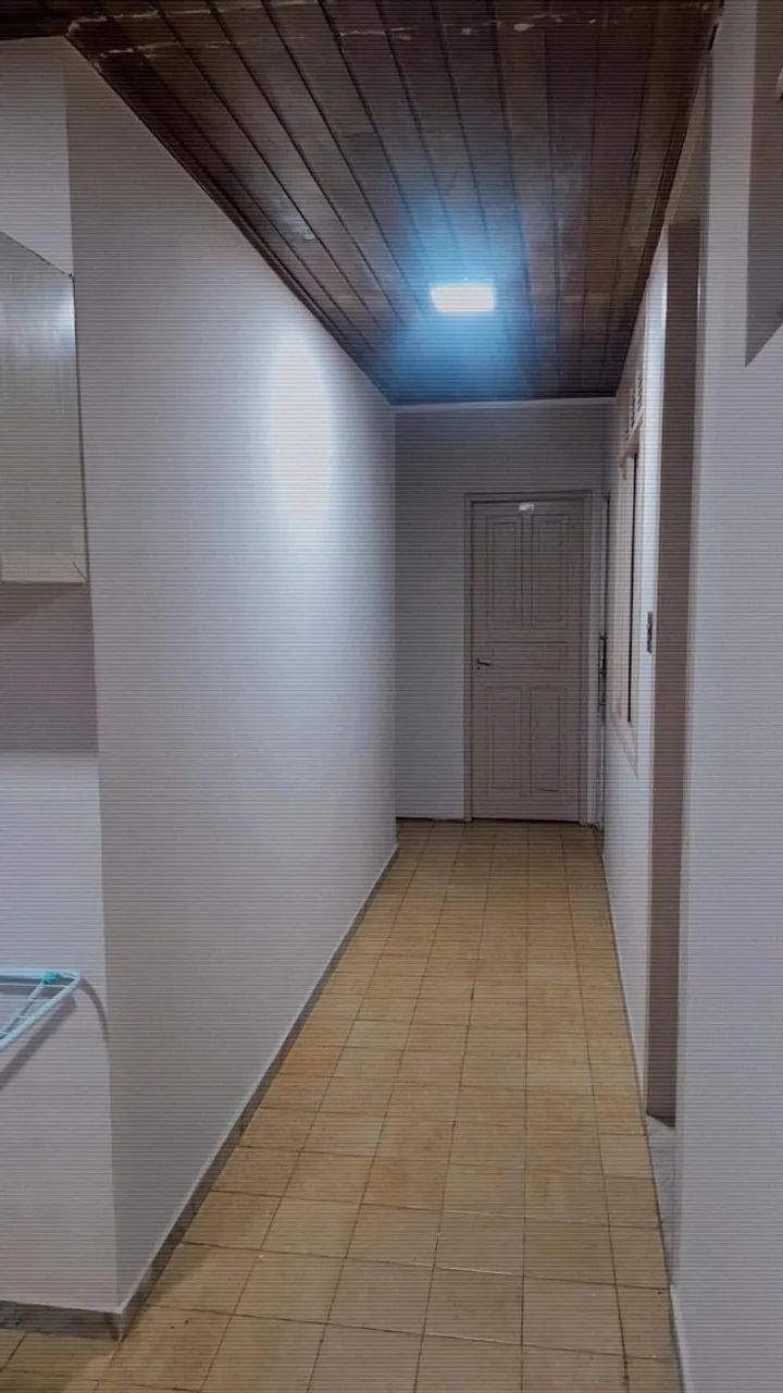 Apenas um quarto mobiliado. Nao e kitnet