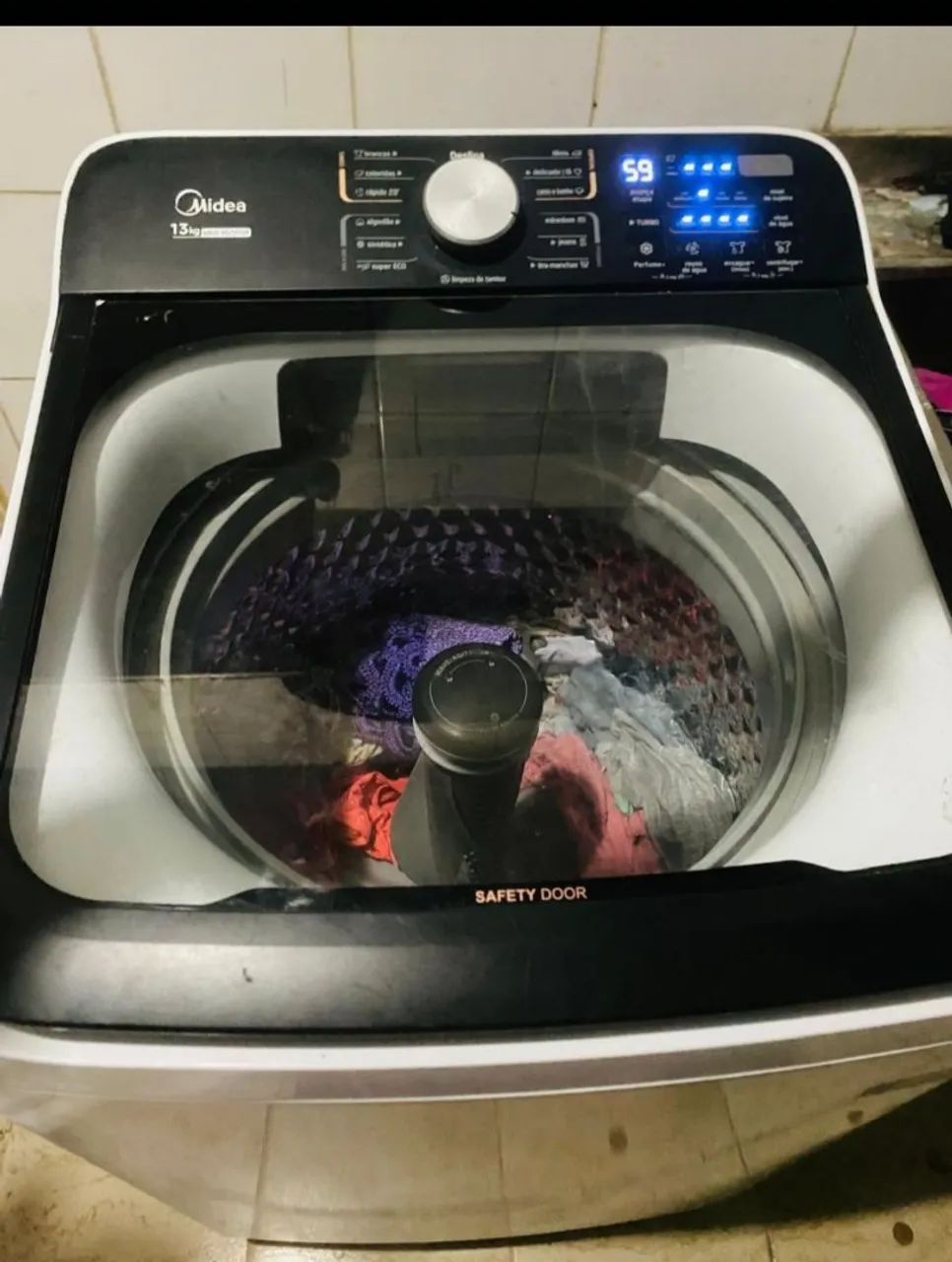 Máquina lava roupa 