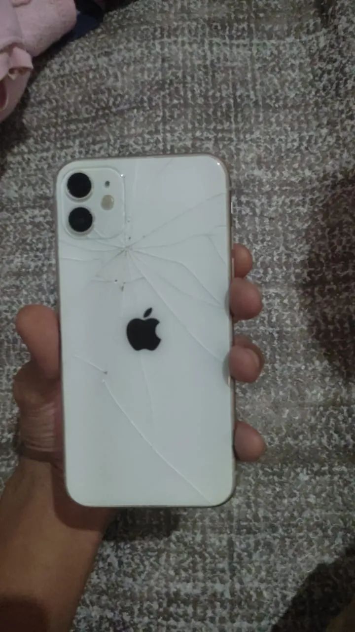 VENDO IPHONE 11 ou troco em pc e console chama pv troco em ddr 4 tmbm  - Foto 2