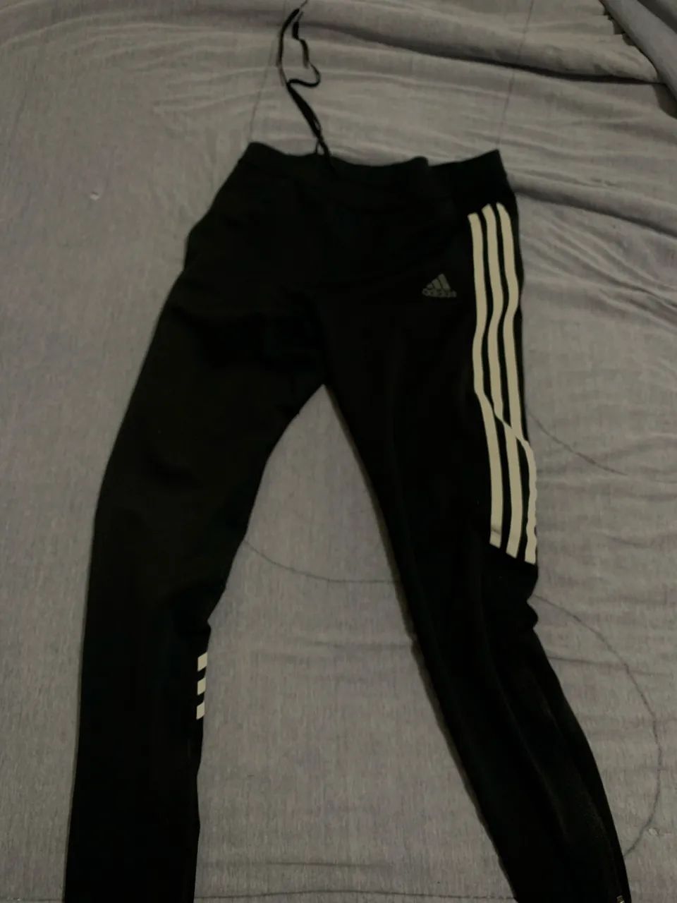 Calça adidas
