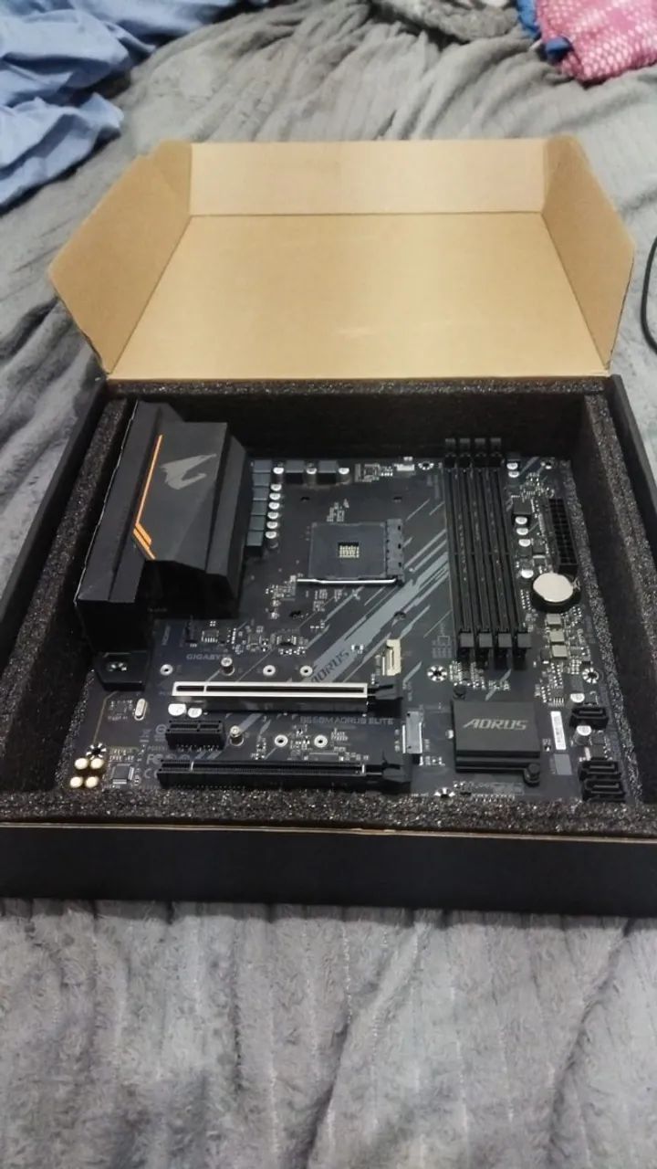 Placa-Mãe Gigabyte B550M Aorus  - Foto 2