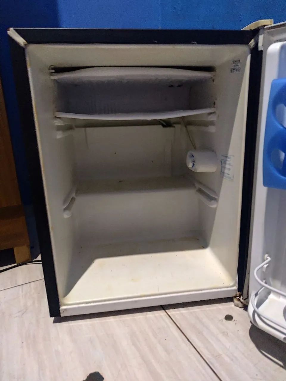 VENDO FRIGOBAR CONSUL COMPACTO 80L  - Foto 3