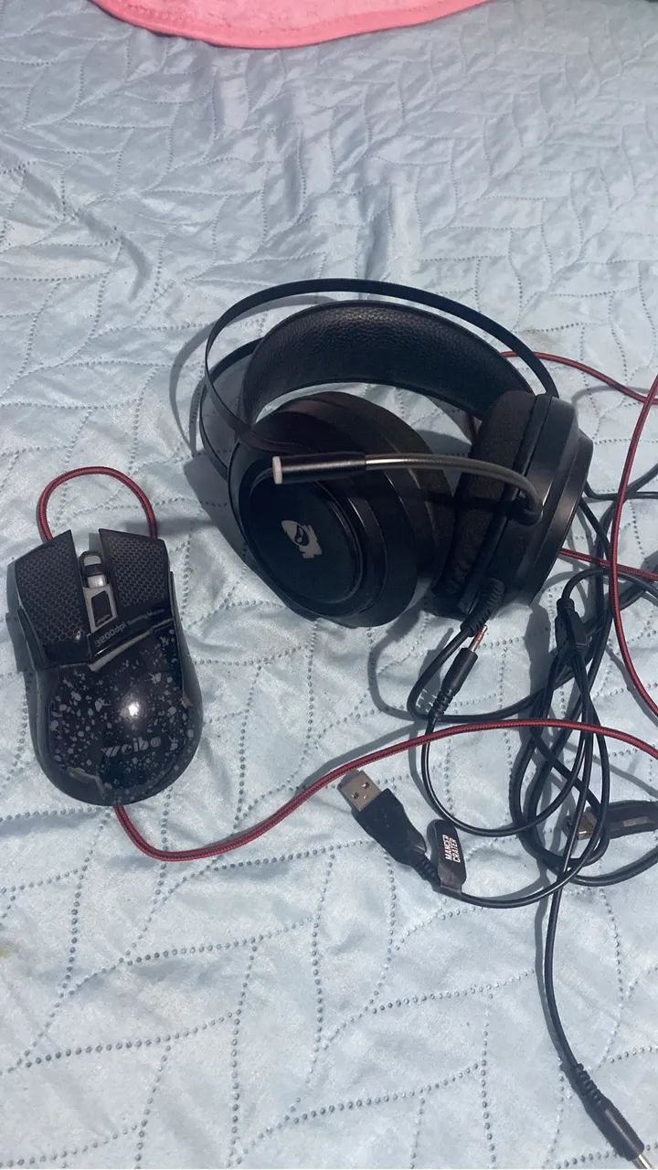 Fone gamer e mouse gamer