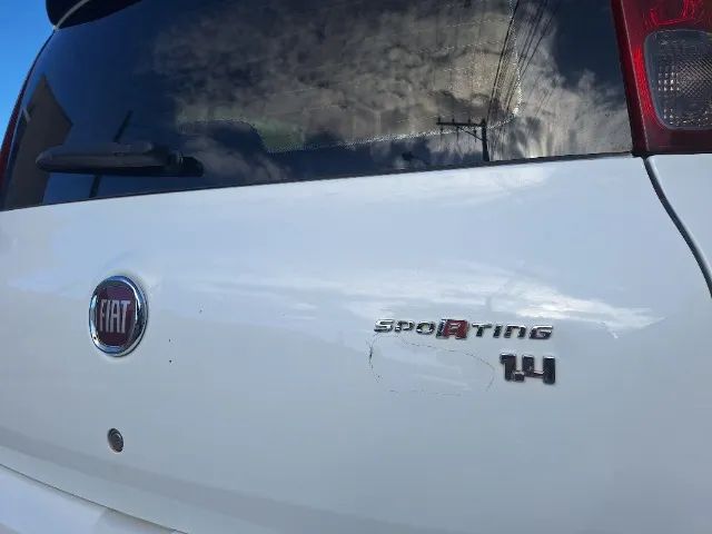 Fiat Uno Sporting 1.4 EVO Fire Flex 8V 4P 2014