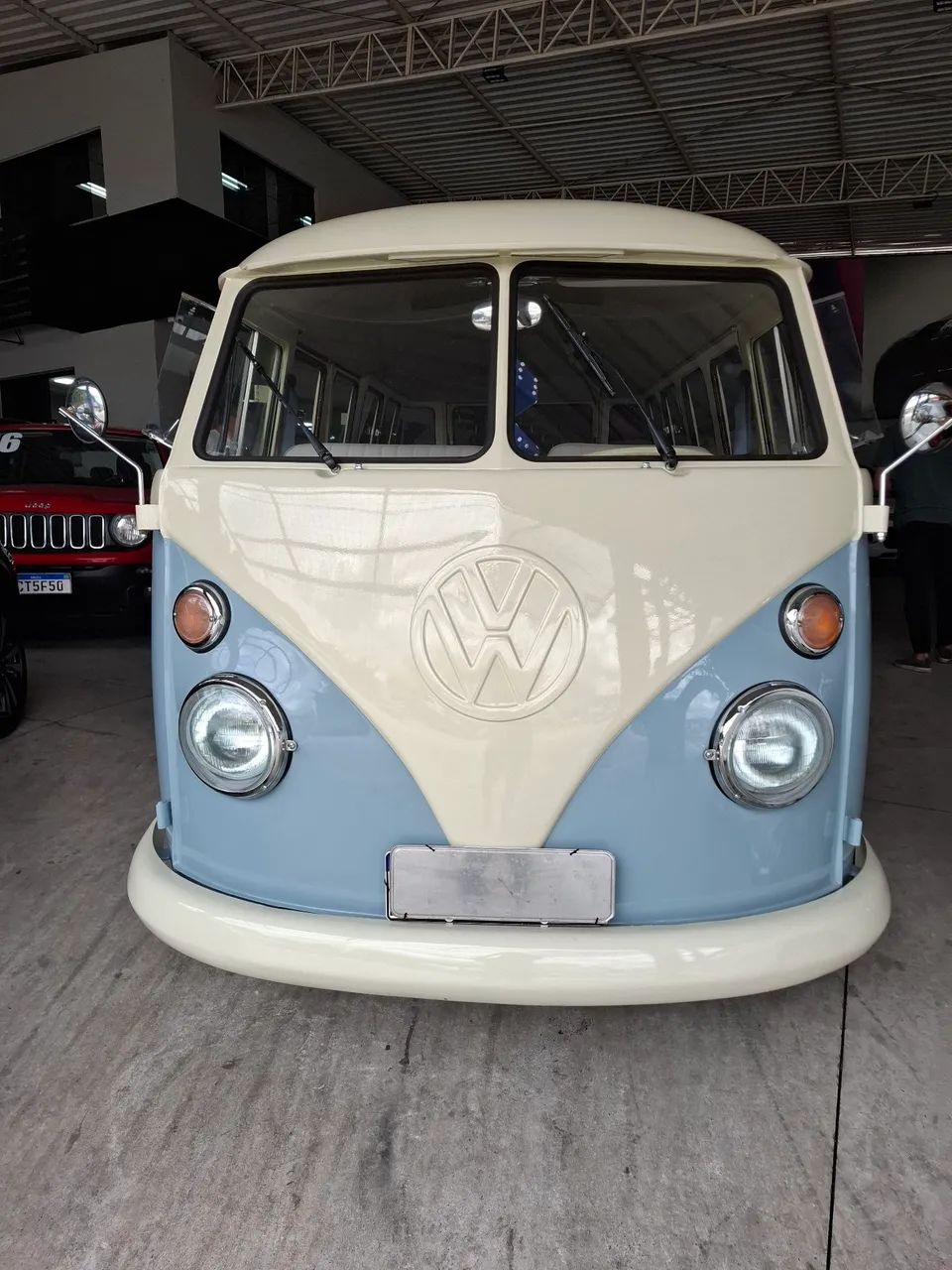 Volkswagen Kombi Standard/ Luxo/ Serie Prata 1975
