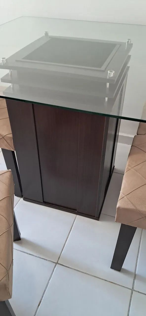 Mesa de vidro com quatro cadeiras  - Foto 4