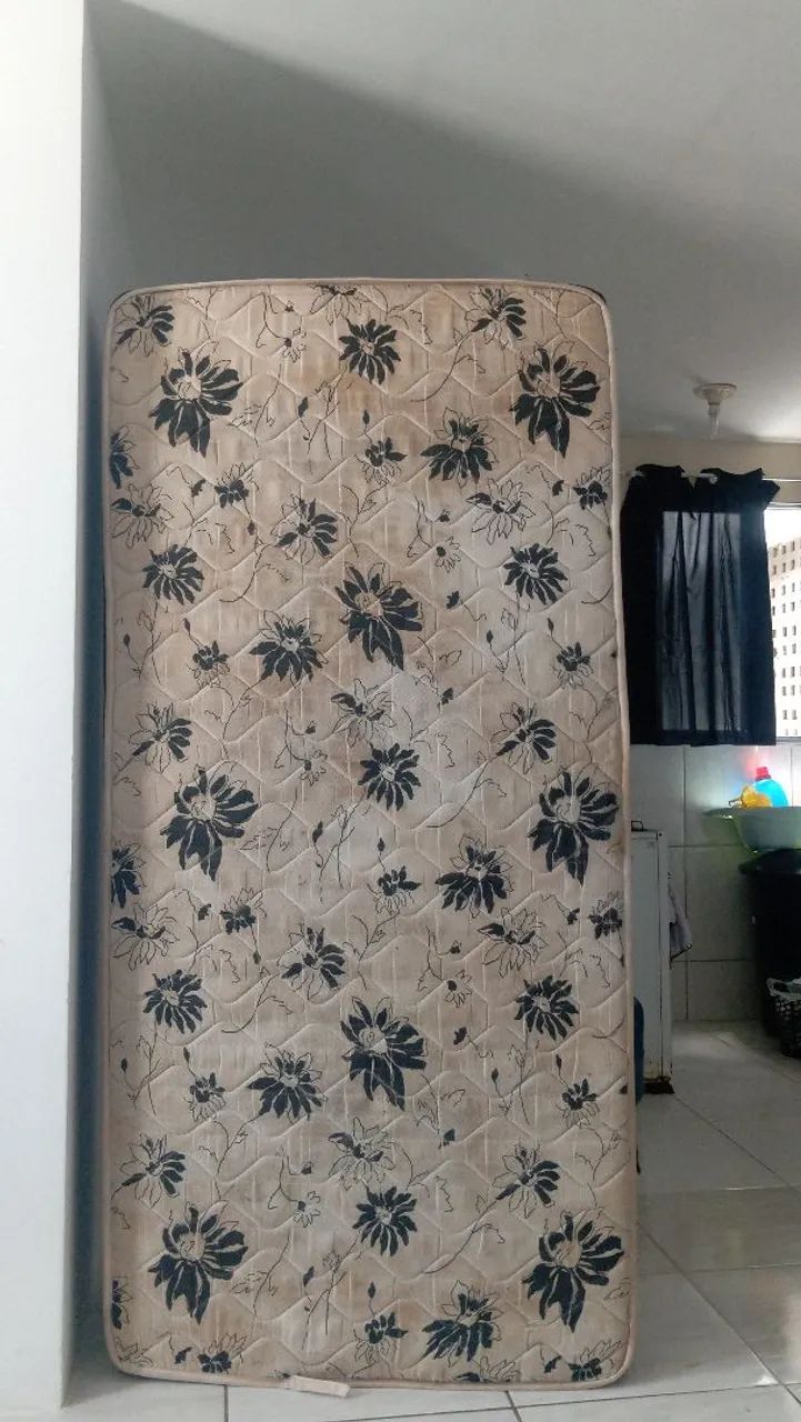 Cama de solteiro box 